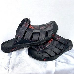 Men’s Obōz high quality woven sandals -like new